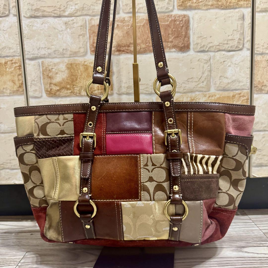 COACH トートバッグ 肩掛け シグネチャー パッチワーク - メルカリ