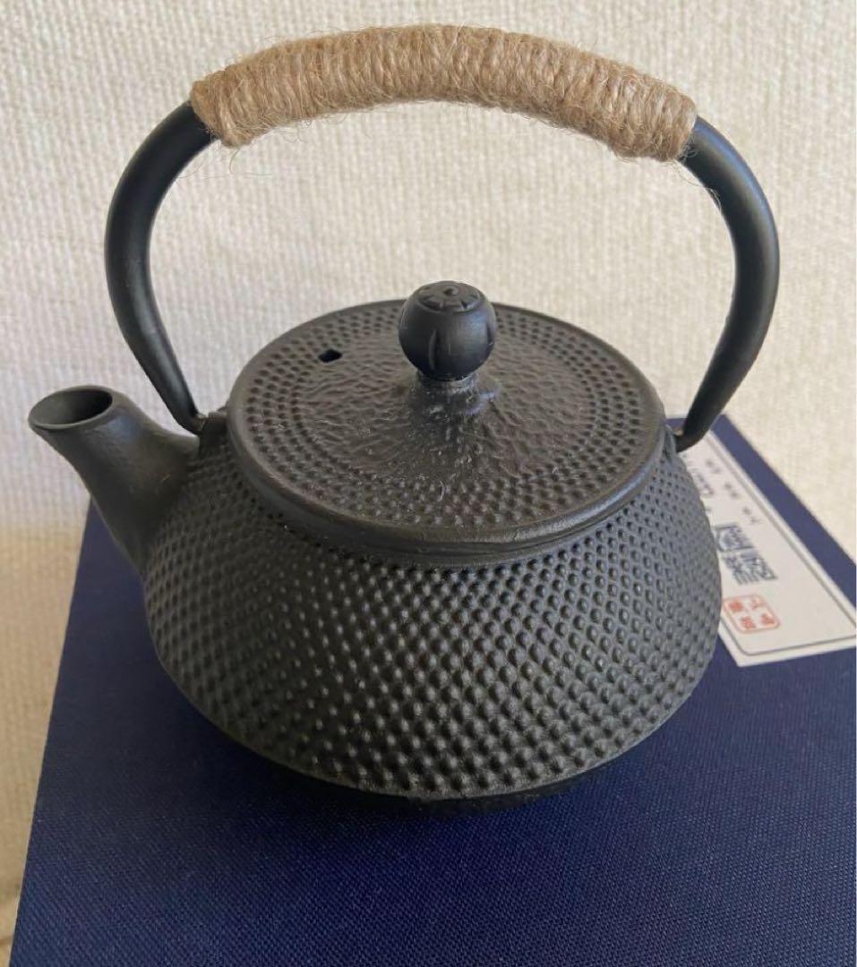 新品❗️急須 鉄瓶 鉄器 あられ文様 蓋ばさみ付き　黒 台湾 300ml　ギフト