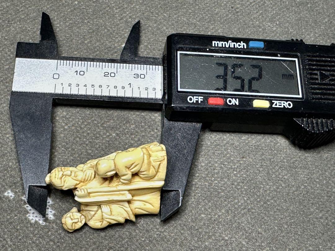 極上　置物　根付　天然素材　アンティーク　和彫　置物　骨董　飾り物　古美術品