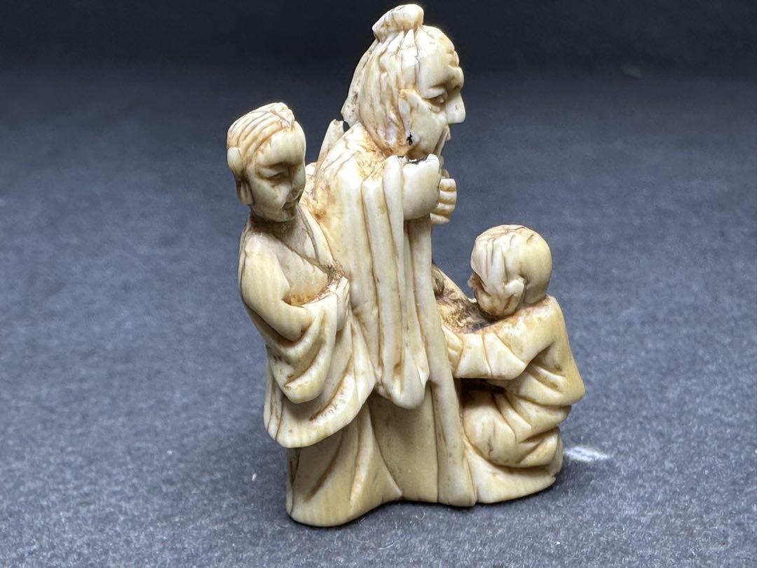 極上　置物　根付　天然素材　アンティーク　和彫　置物　骨董　飾り物　古美術品