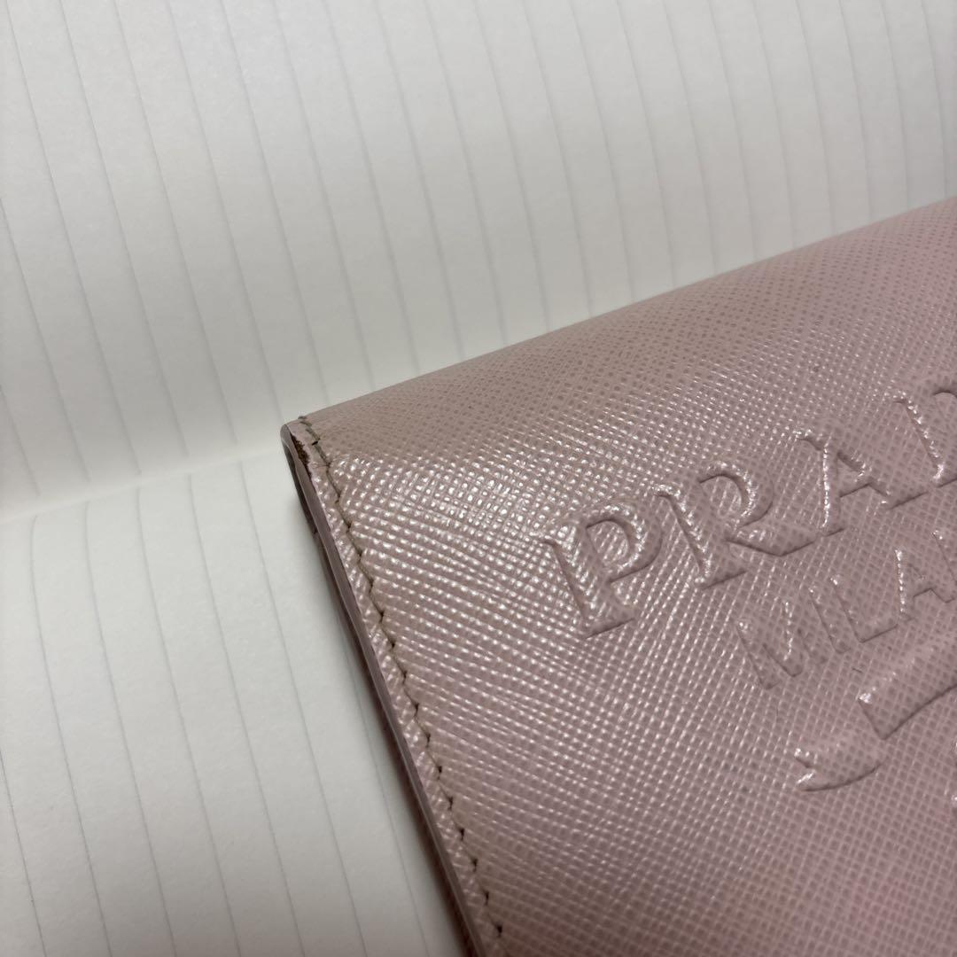 PRADA サフィアーノエンボスレザーレザー