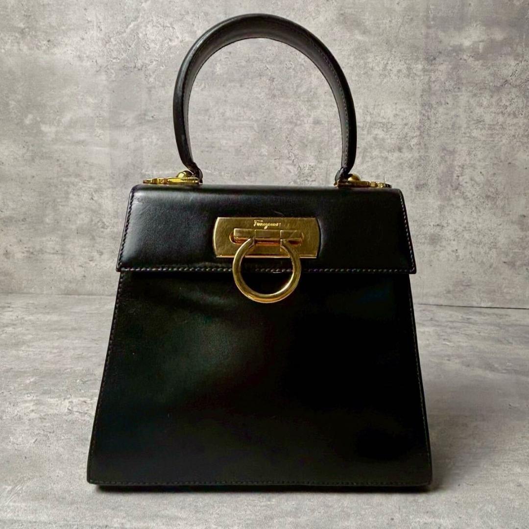 ✨美品✨ フェラガモ ミニハンドバッグ 2way ショルダー ガンチーニ