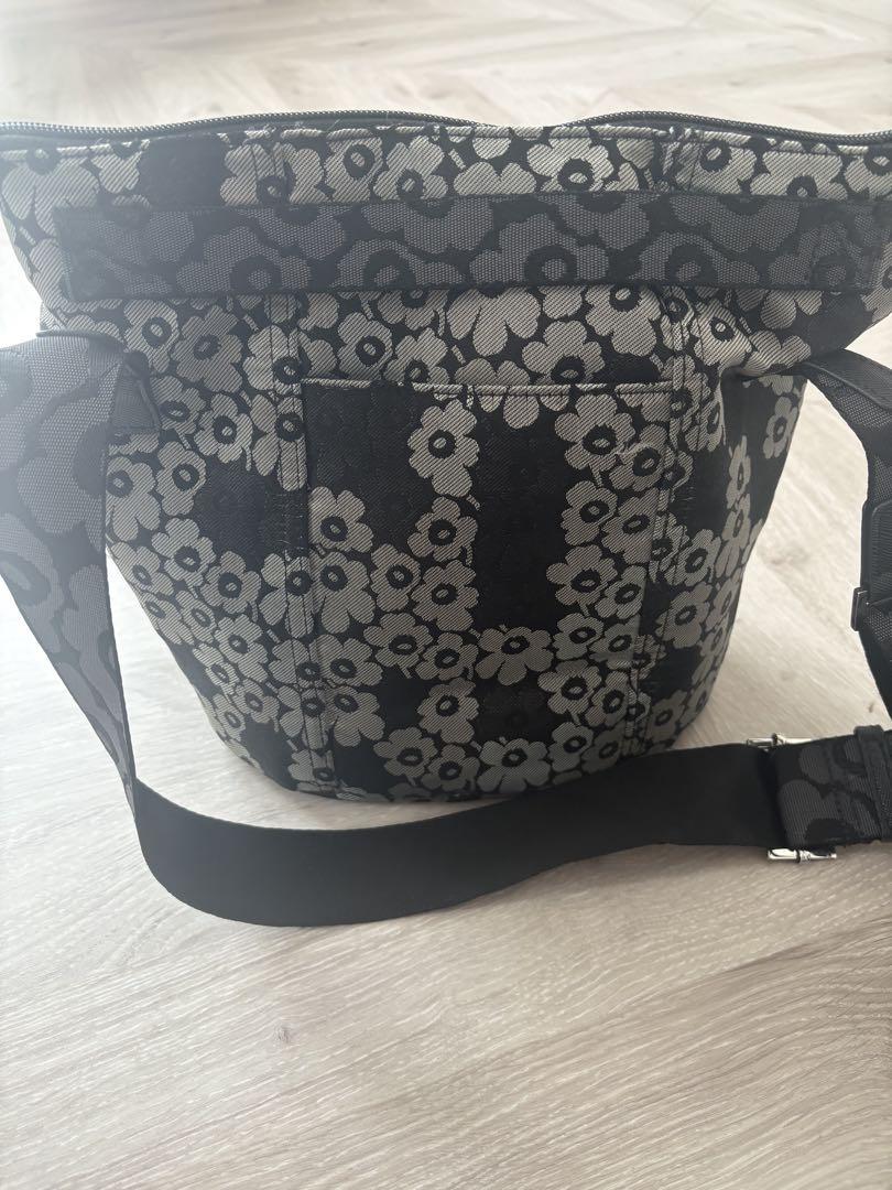 お値下げ中　Carry All Unikko ショルダーバッグ　マリメッコ
