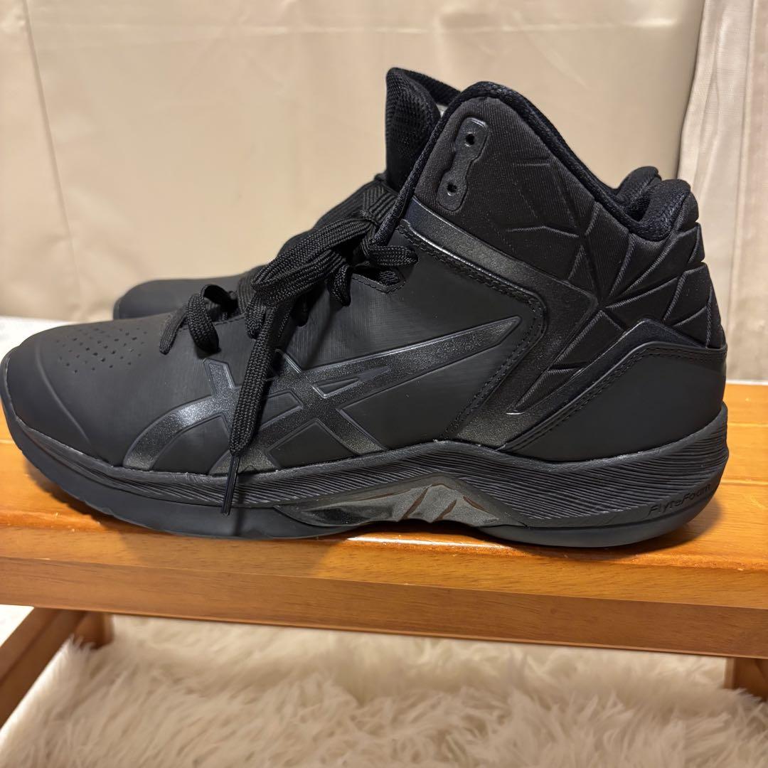 【美品】ASICS バスケットGELTRIFORCE 3 1061A004 黒