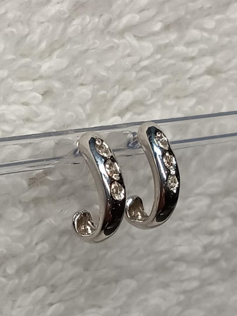 ☆K18wg★天然ダイヤ0.06ct☆ピアス★14