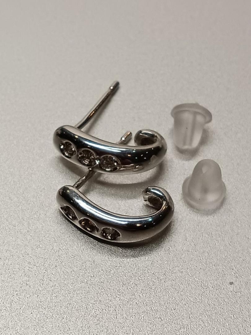 ☆K18wg★天然ダイヤ0.06ct☆ピアス★14