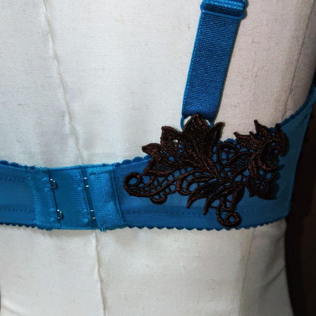 花の刺繍付きブラジャーショーツセット