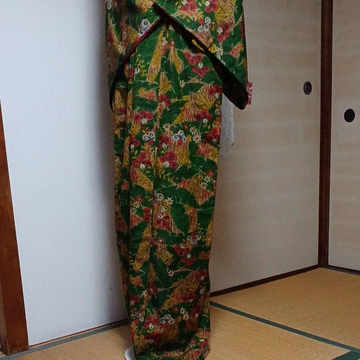 NEWお得 新品未使用エキゾチックそれでいてどなたにも似合う袷の着物深い緑に赤着物屋ようこ YNyEg-m76140465348 数量限定