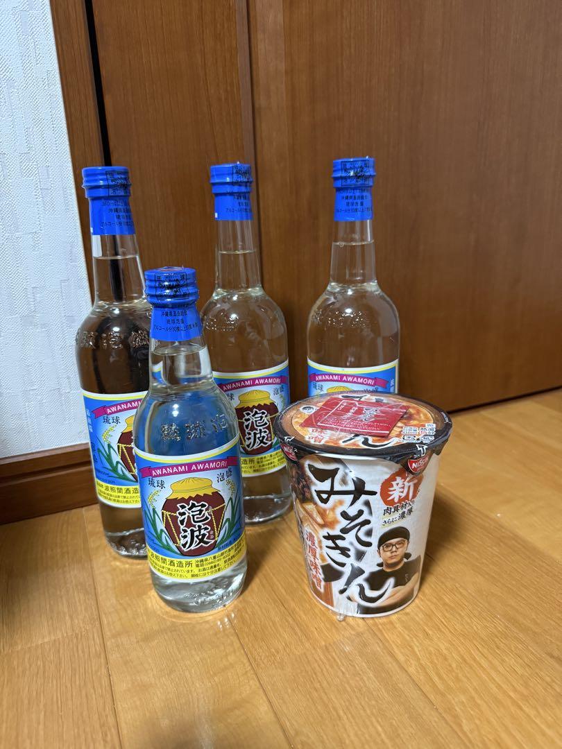 幻の泡盛、泡波3号瓶【600ml】3本、2号瓶【360ml】1本、おまけみそきん 幻の泡盛、泡波3号瓶【600ml】3本、2号瓶【360ml】1本、おまけ
