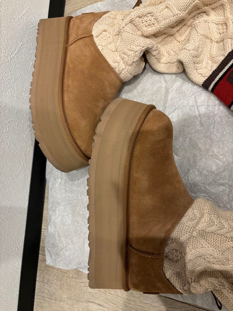 UGG クラシック セーター レター トール ブーツ NewJeans ハニ UGG クラシック セーター レター トール ブーツ NewJeans ハニ