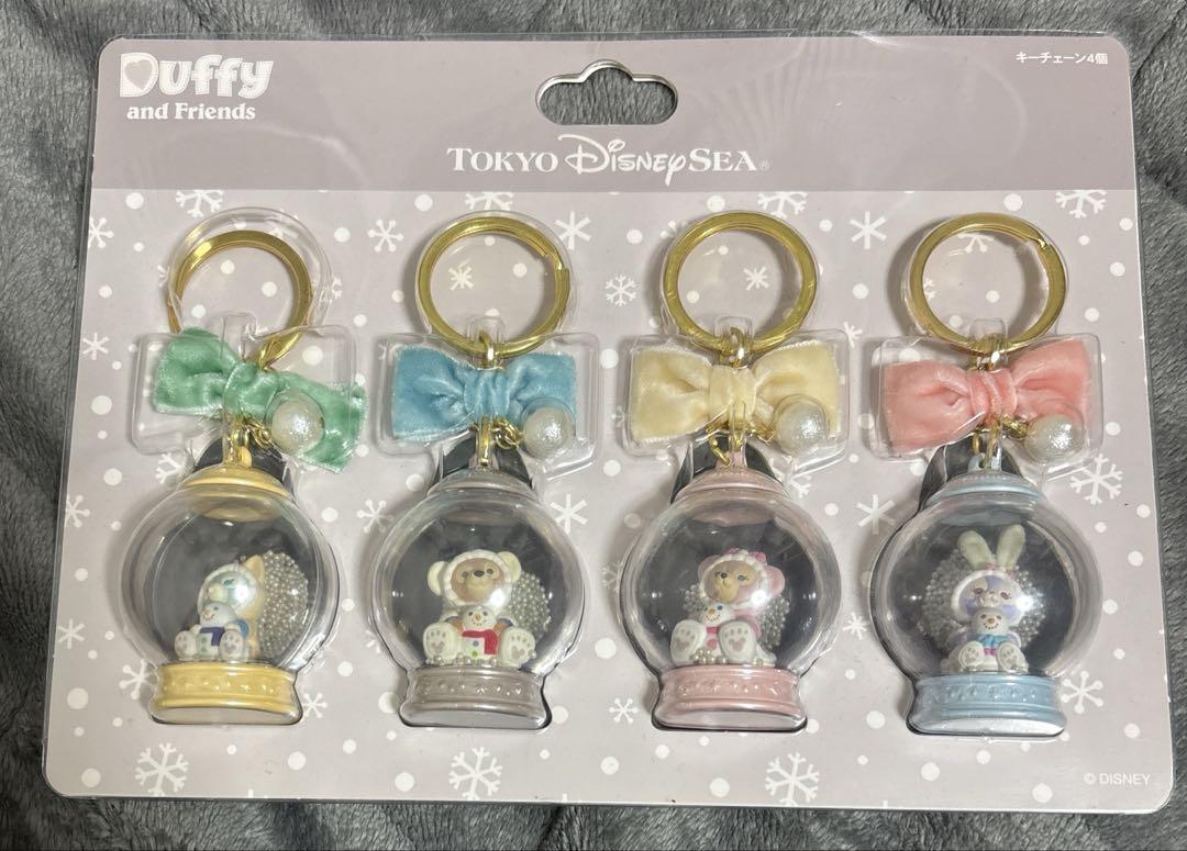 ディズニー ダッフィー ウィンターホリデー スノードーム キーチェーン Disney - ディズニーシー ダッフィー ウィンターホリデー スノー