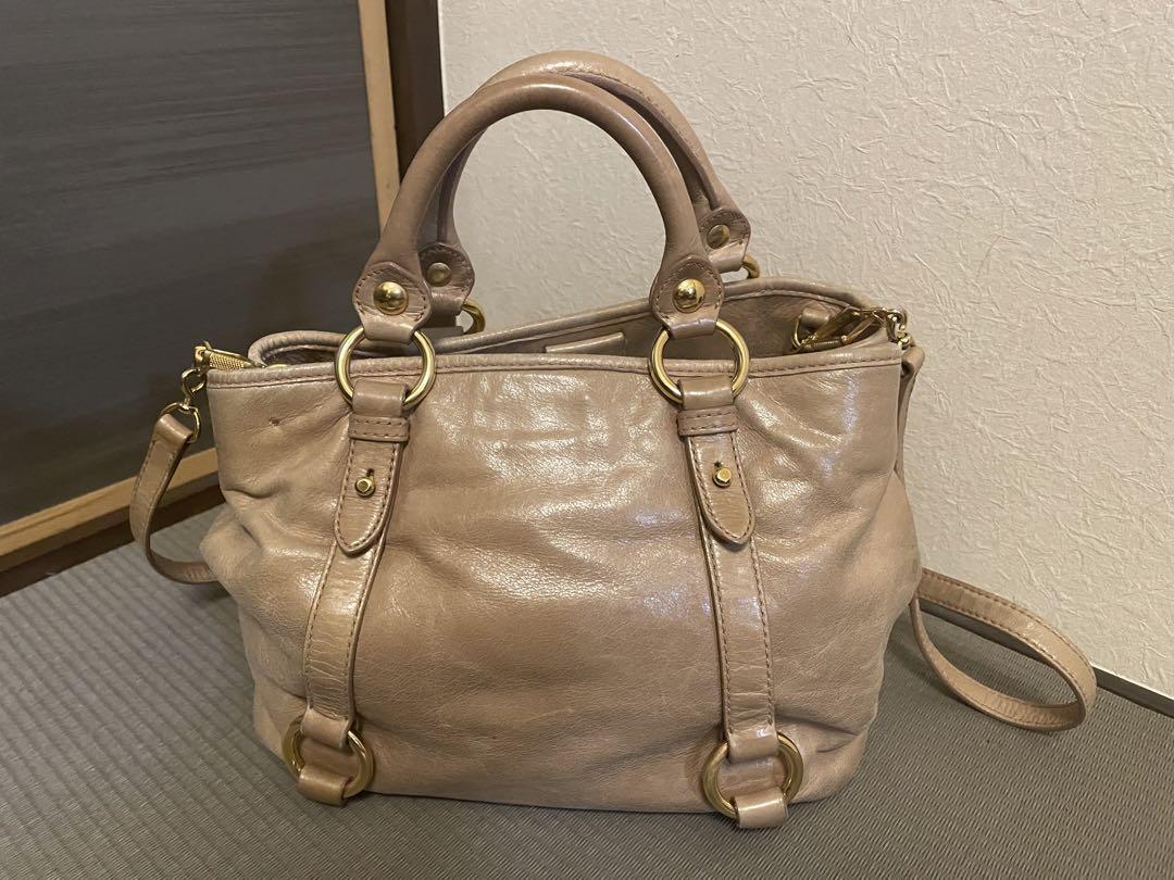 miu miu ベージュ レザー バッグ MIU MIU ベージュレザーショルダーバッグ