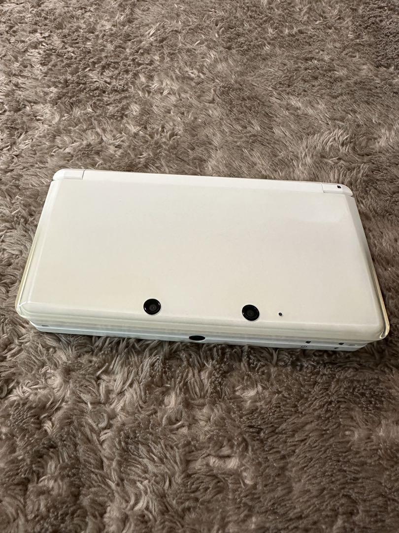任天堂3DS ホワイト 本体　ACアダプター 充電台