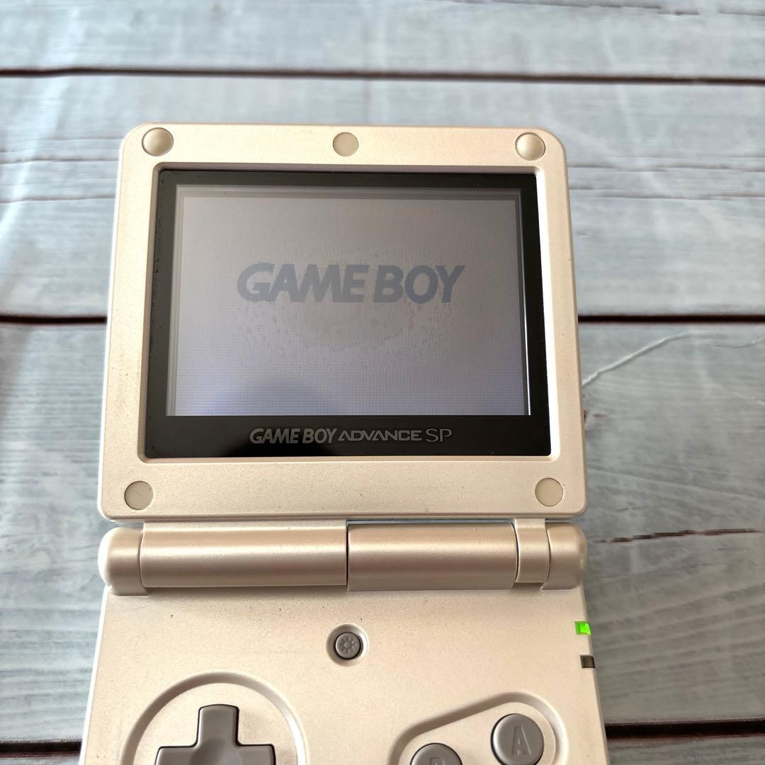 ゲームボーイアドバンスSP 本体　パールホワイト