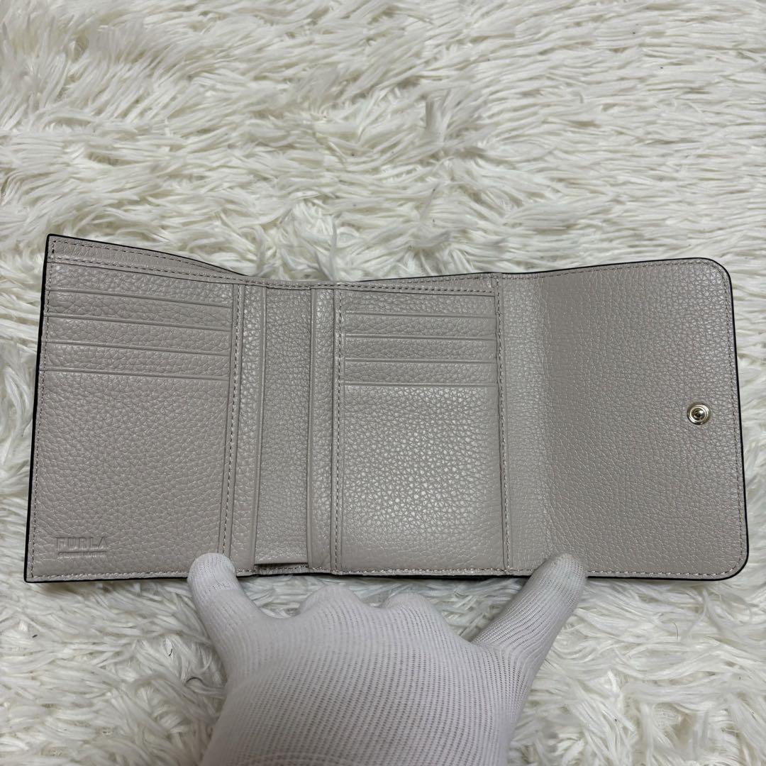 美品 フルラ ダフネ 三つ折り財布 グレージュ バイカラー