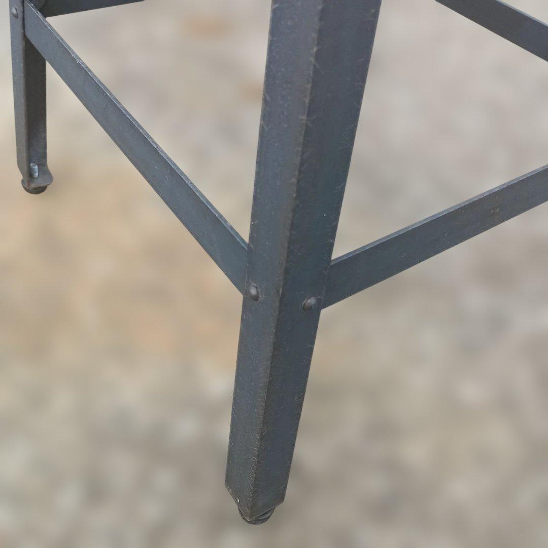 5001)円形木製座面のアイアンスツール ヴィンテージ インダストリアル系 5001)円形木製座面のアイアンスツール ヴィンテージ インダストリアル系