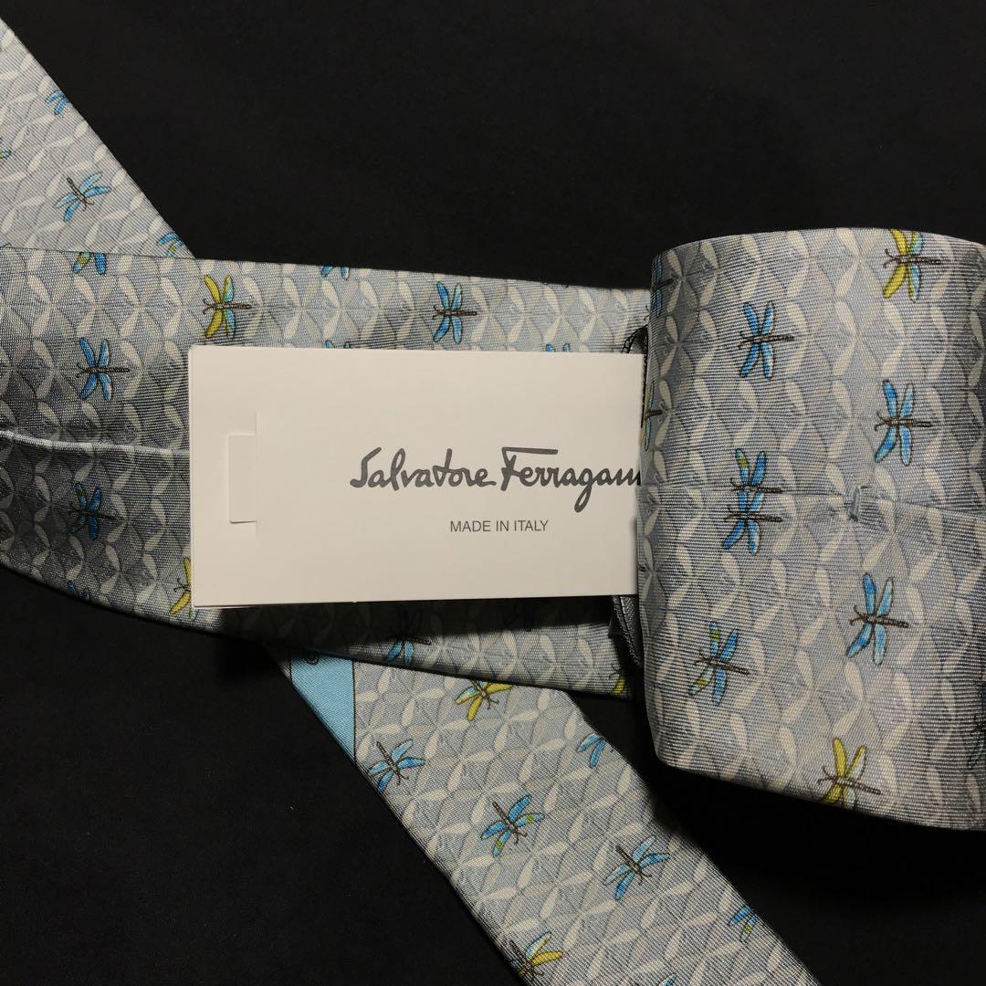 ネクタイ　フェラガモ　ferragamo 値札付き