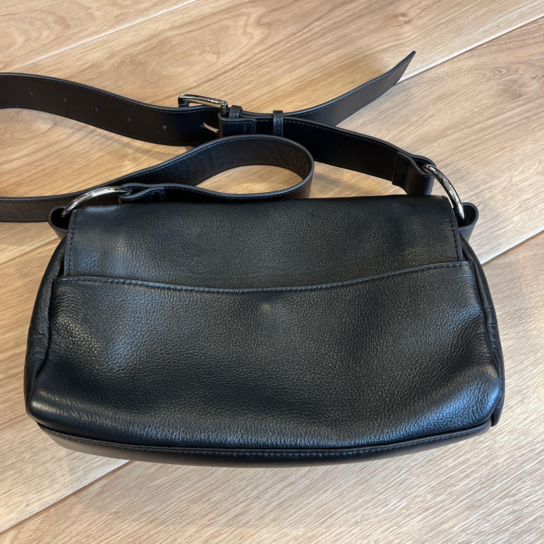 【美品】ビアズリー　大人気レザーボディバッグ