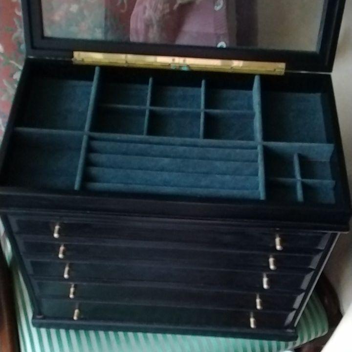 格安新品 
 黒の木製の　6段宝石箱。です。 小物入れ