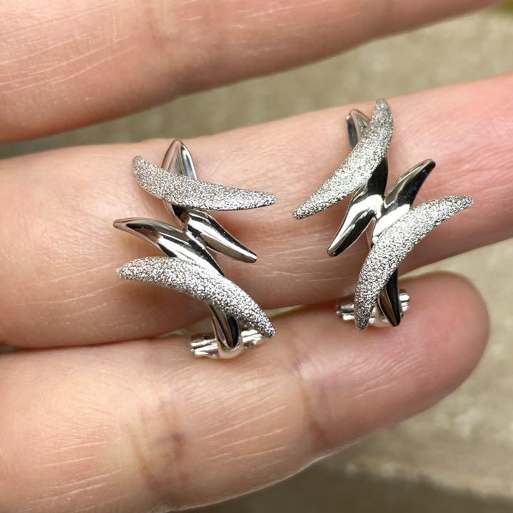 新作HOT 超美品 軽く大振りなイヤリング 艶消し&鏡面仕上げ sZF5S-m76232833799 K14WG 品質保証新作