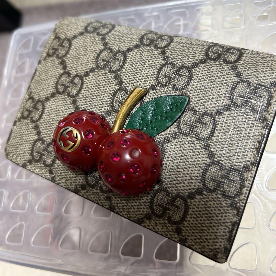 GUCCI 二つ折り財布 チェリー装飾