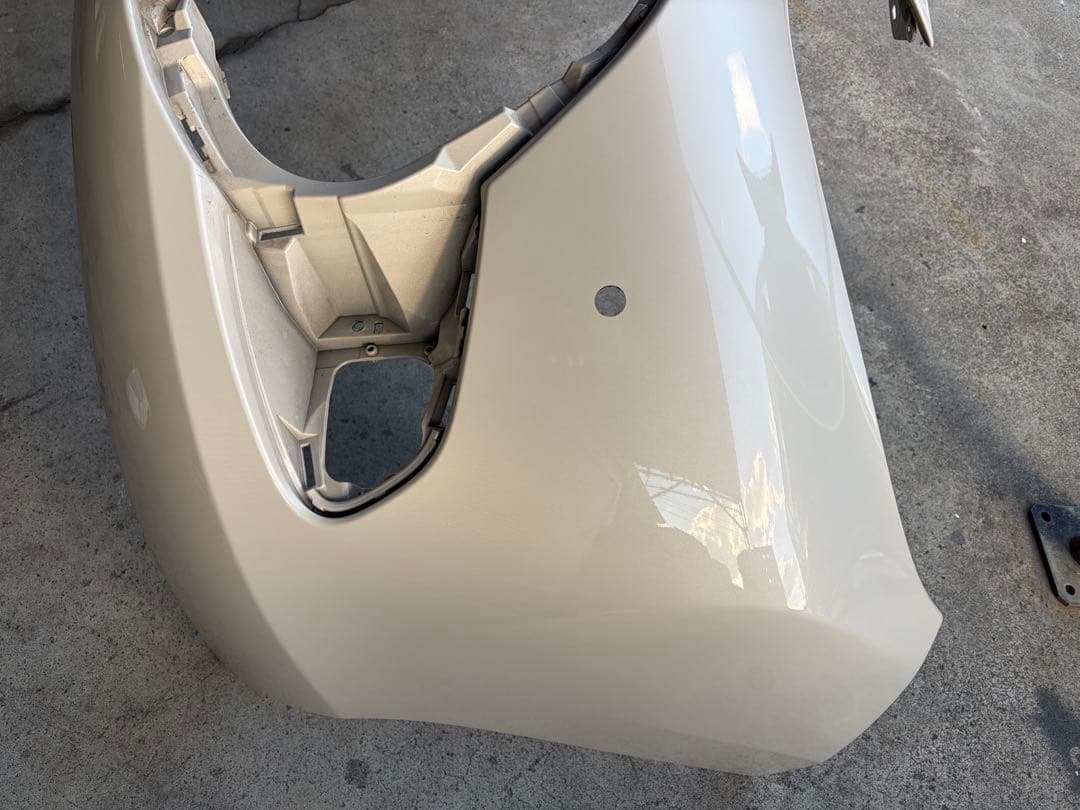 トヨタアクア 中古フロントバンパー(MXPK11系) トヨタアクア 中古フロントバンパー(MXPK11系)