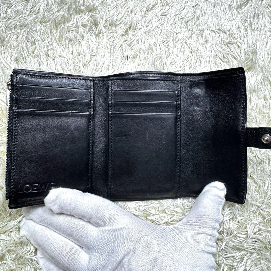 美品✨ロエベ　三つ折り財布　バーティカルウォレット　シボ革　アナグラム　黒 LOEWE - ロエベ LOEWE 財布 三つ折り ミニ財布 アナグラム
