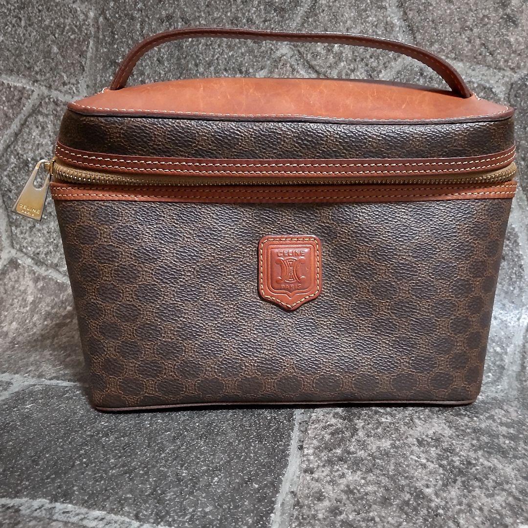 新品入荷 セリーヌ CELINE マカダム柄 レザー バニティバッグ - ポーチ 正規特約店 CELINE セリーヌ バニティバッグ マカダム ポーチ/バニティ