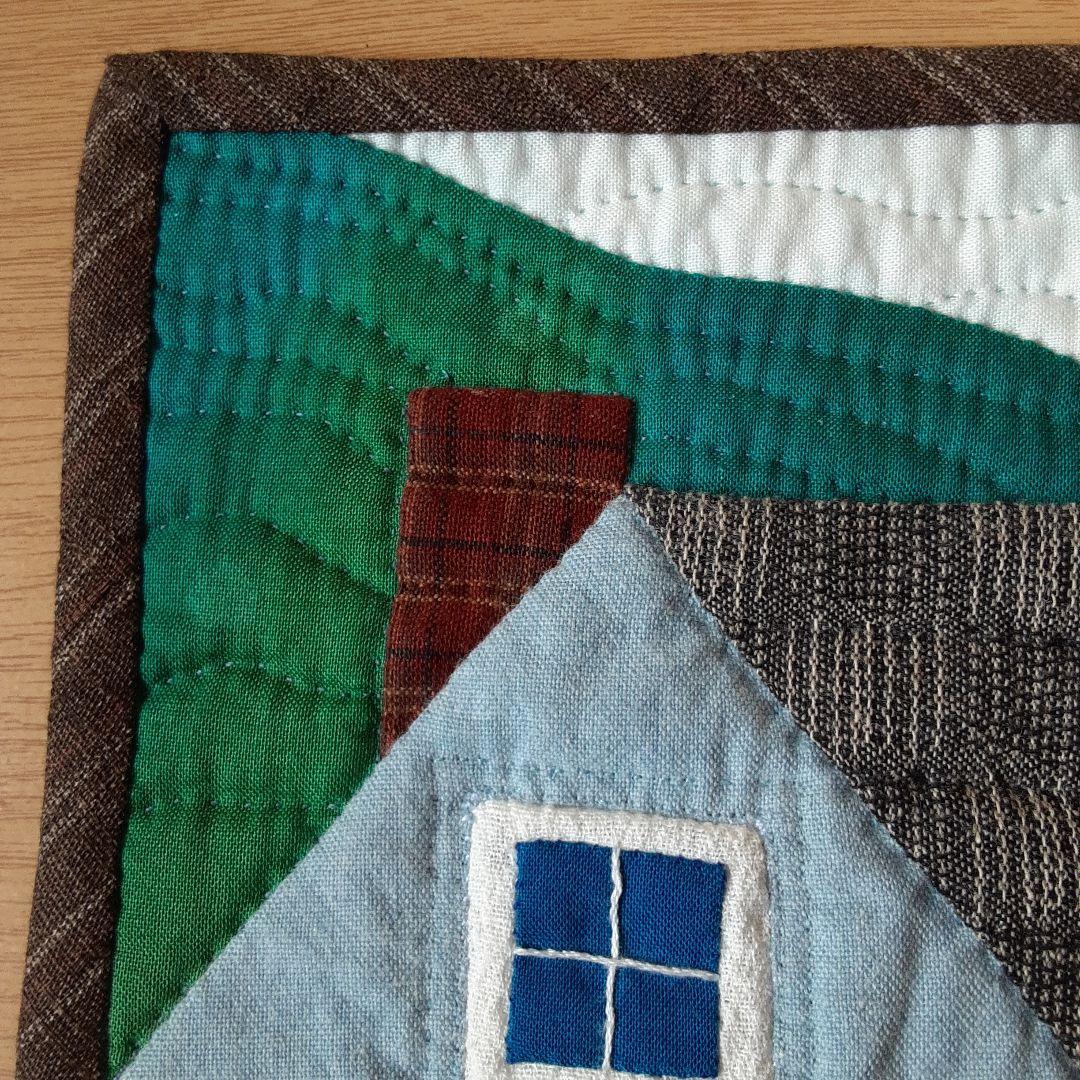 パッチワーク 家 刺繍 花 タペストリー おうち ハンドメイド 壁