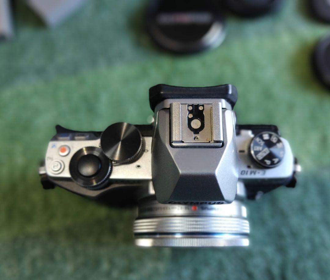 OLYMPUS OM-D E-M10 ダブルズームキット
