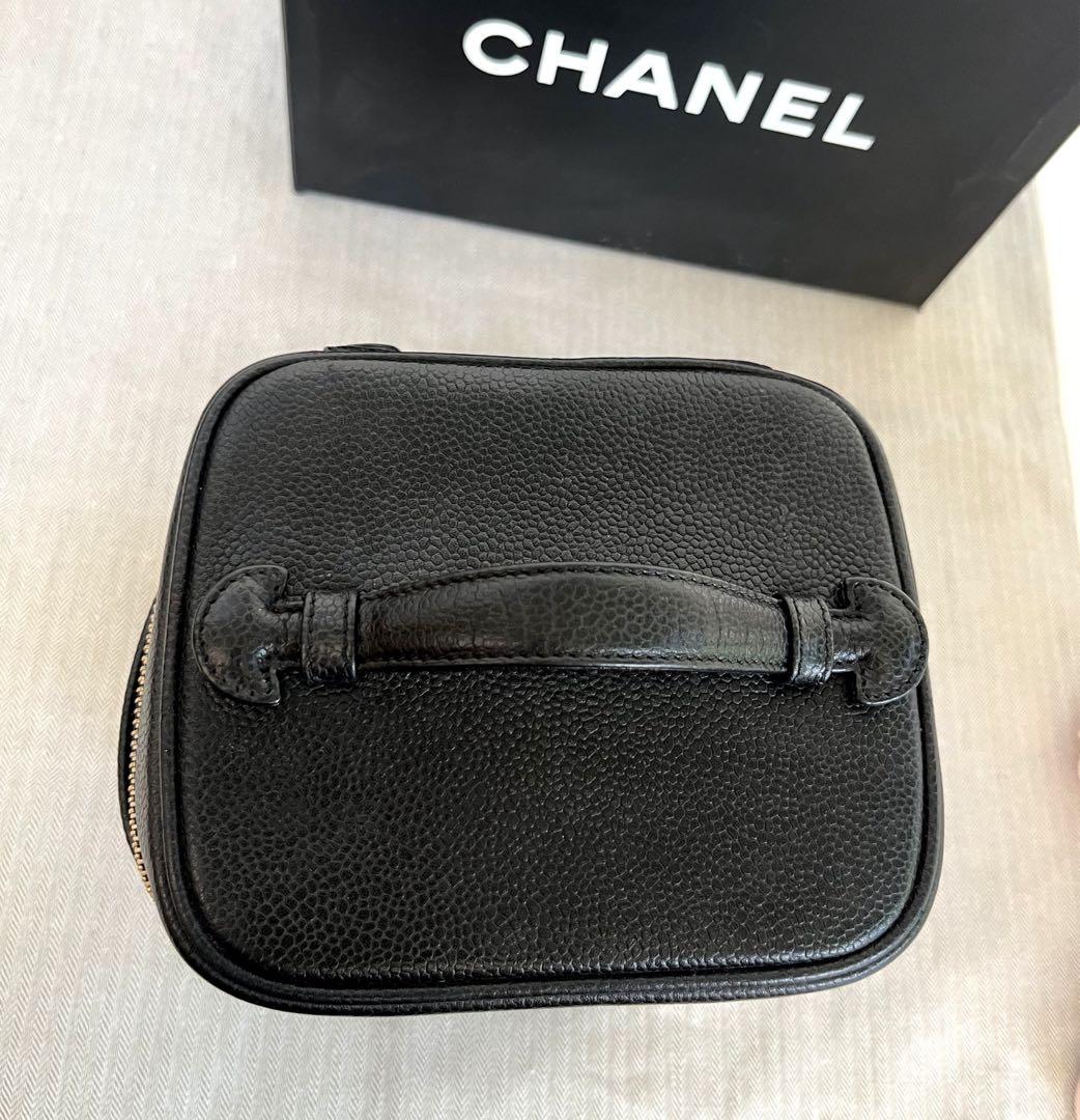 CHANEL  シャネル　バニティバッグ キャビアスキン