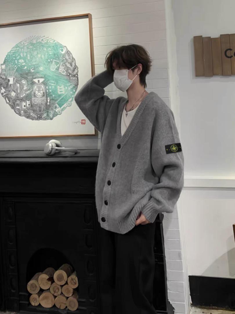 グレーMトレーナー ニットセーター カーディガン stone island