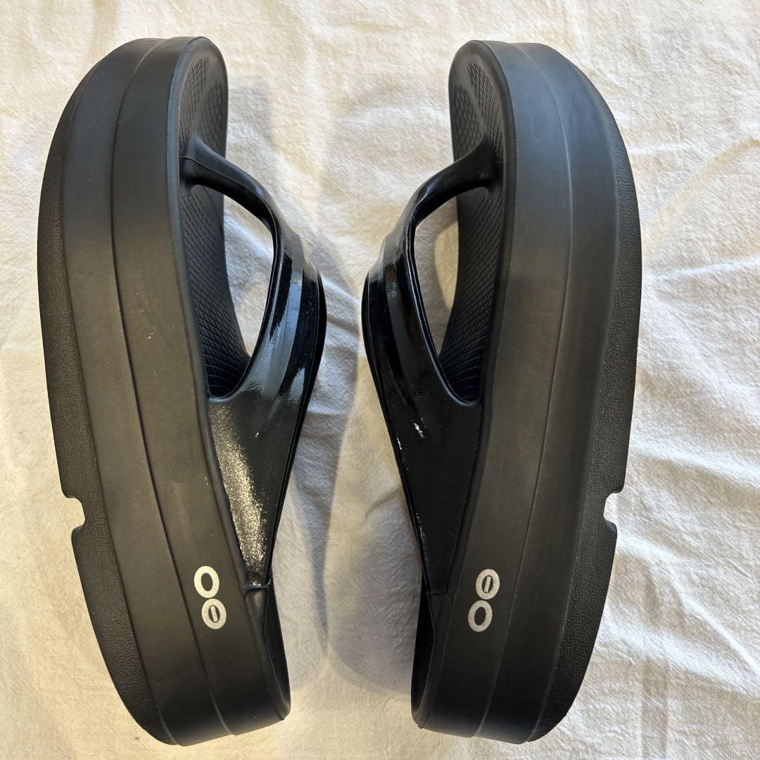 OOFOS OOmega 24cm ウーフォス ウーメガ 厚底 黒 ブラック
