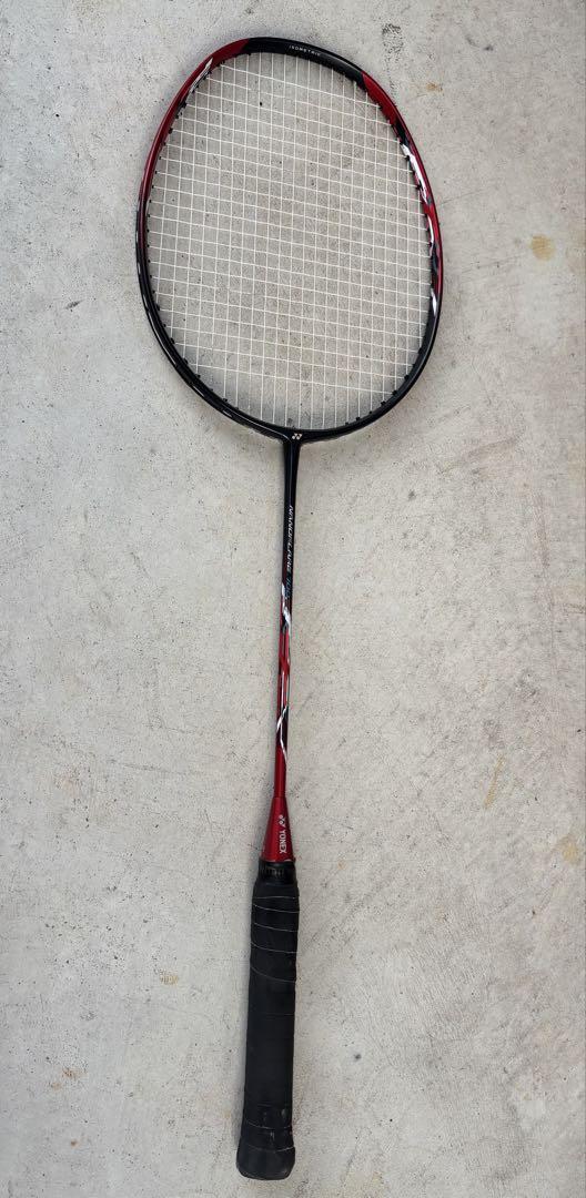 ヒビ 1箇所 ヨネックス ナノフレア700 バドミントンラケット