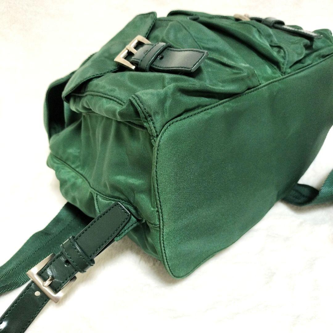 【極美品】プラダ　ミニリュック　ナイロン　希少色　三角ロゴ　巾着　白タグ　緑
