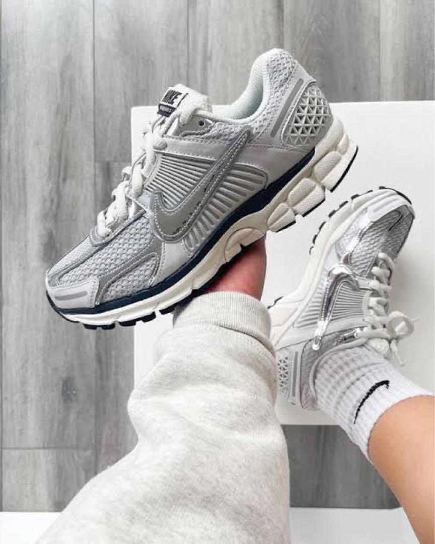 ナイキ ズームボメロ W NIKE ZOOM VOMERO 5