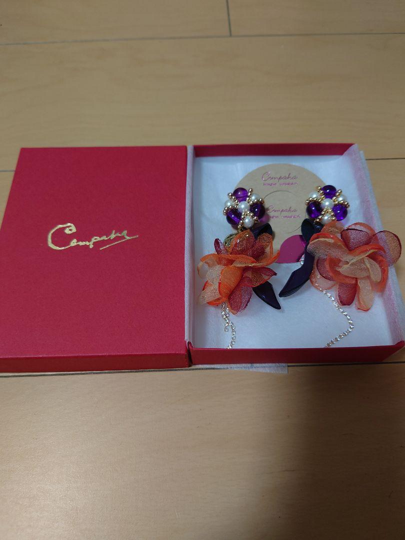 cempaka☆ちゃんぱか紫ガラスボタン紫ヒール 花モチーフ ピアス