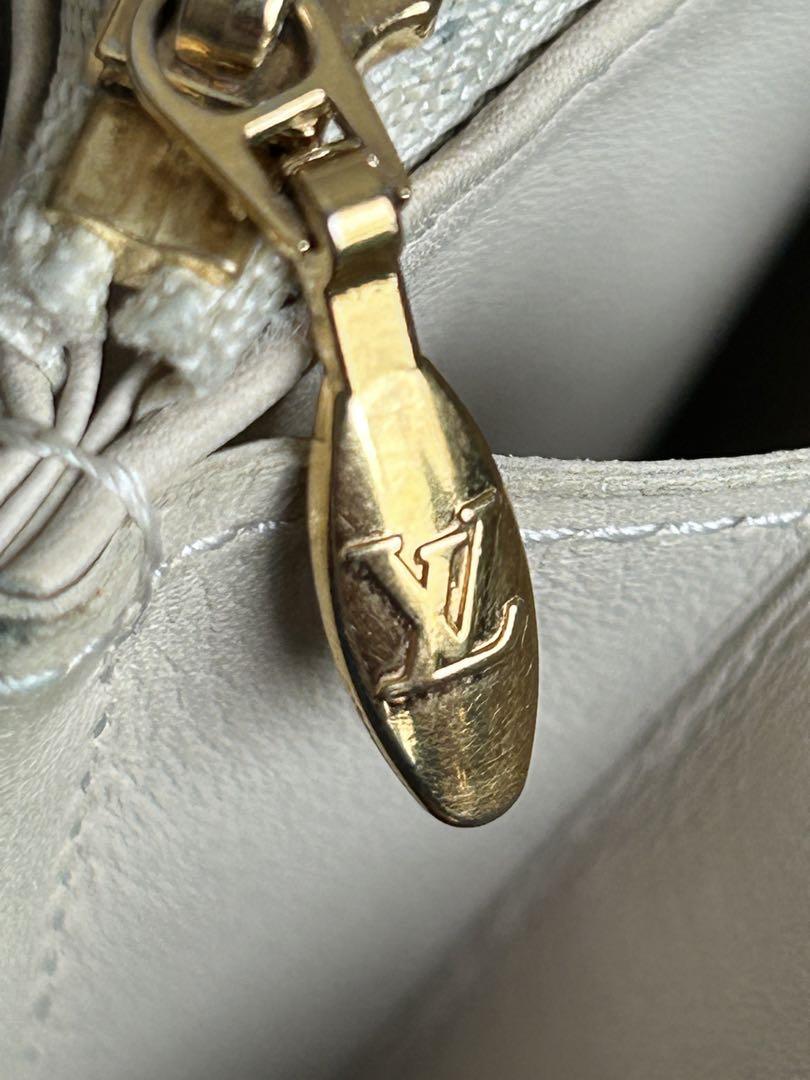 LOUIS VUITTON ネイビー長財布　鑑定済み
