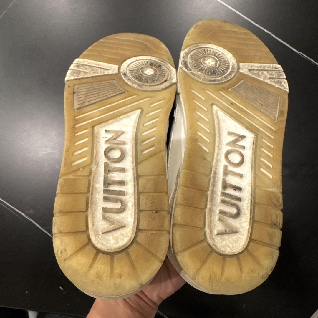 LV ルイヴィトン　LVトレーナー　白