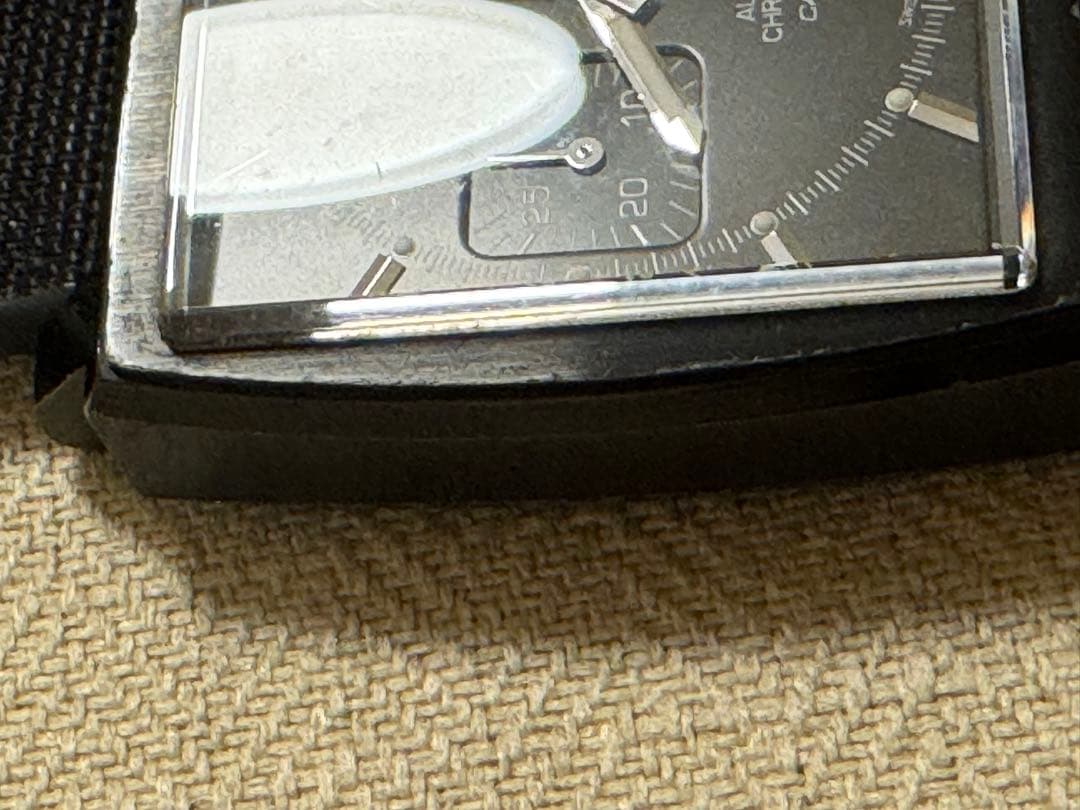 タグホイヤー TAG HEUER CAW211M モナコ ブラック 自動巻き