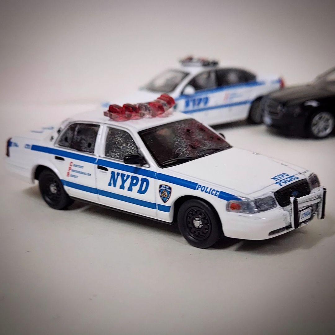 596model 1/64 NYPD クラウンヴィクトリア　箱あり