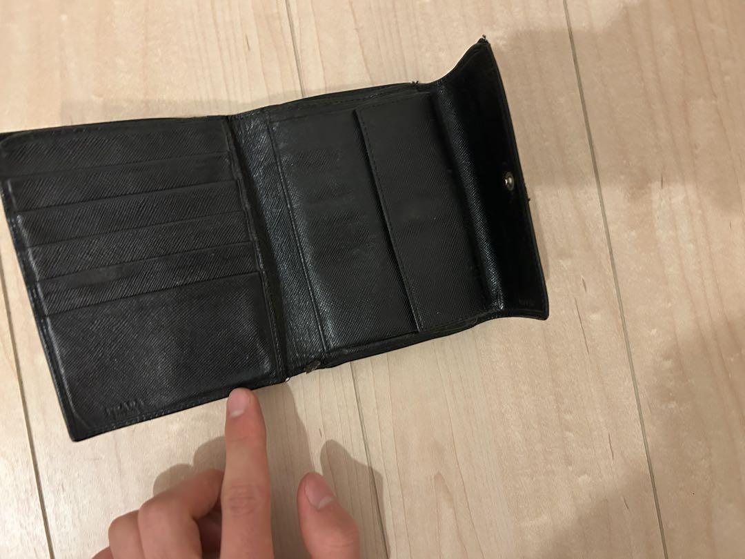 PRADA 二つ折り財布 黒 レザー 交渉可