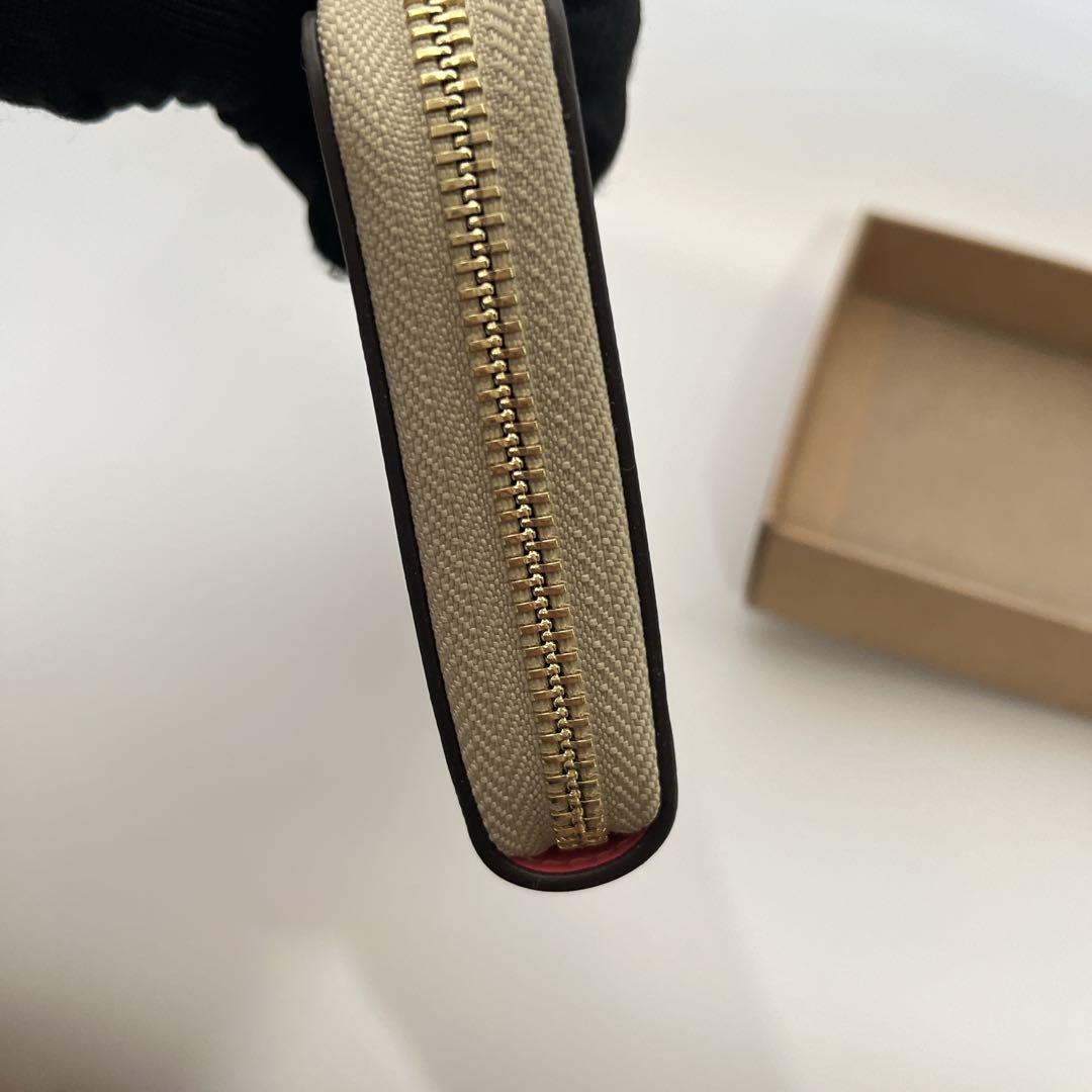 COACH コーチ　ラウンドジッパー　長財布　フラワープリント 未使用品