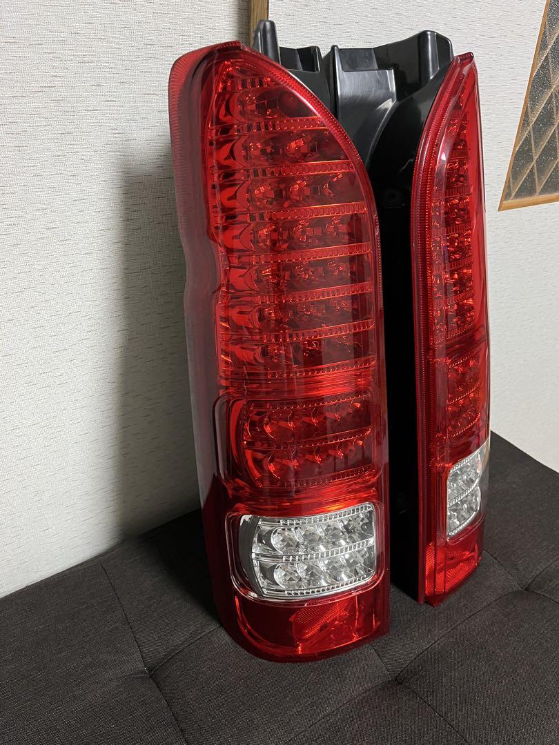 球切れ無し 200系 ハイエース LEDテール 修理済み
