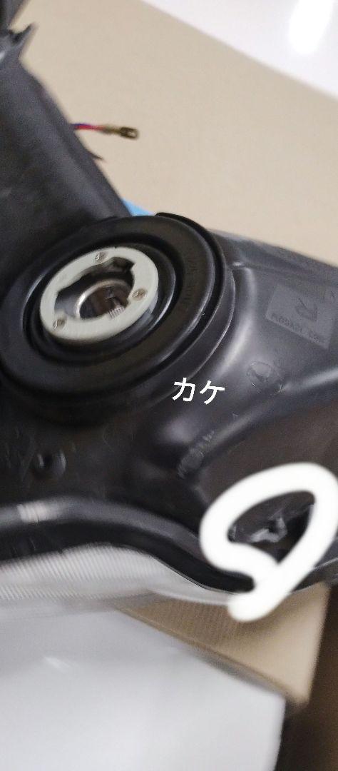 トヨタ　プリウスα　ZVW40 前期　右ヘッドライト　LED