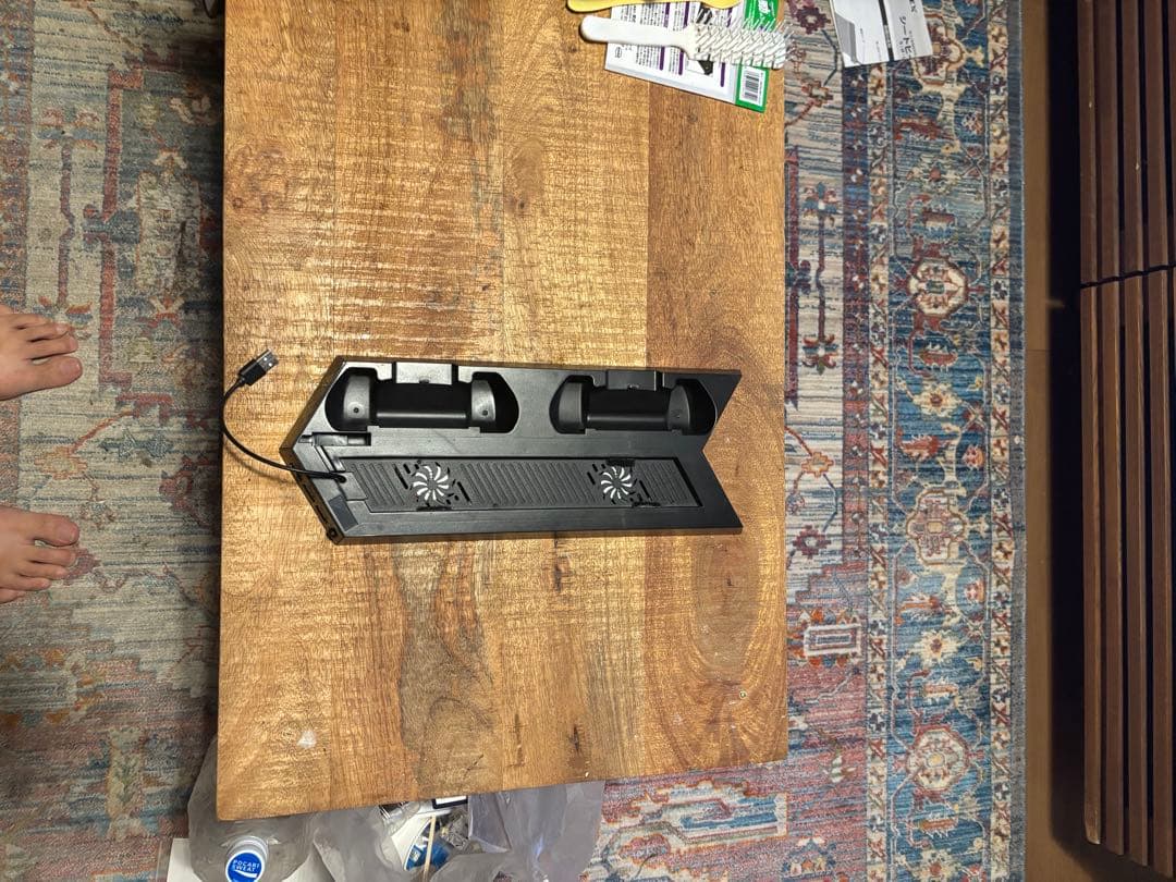 PS4 本体 1TB コントローラー&ソフト1本&スタンド付 PS4 本体 1TB コントローラー&ソフト1本&スタンド付