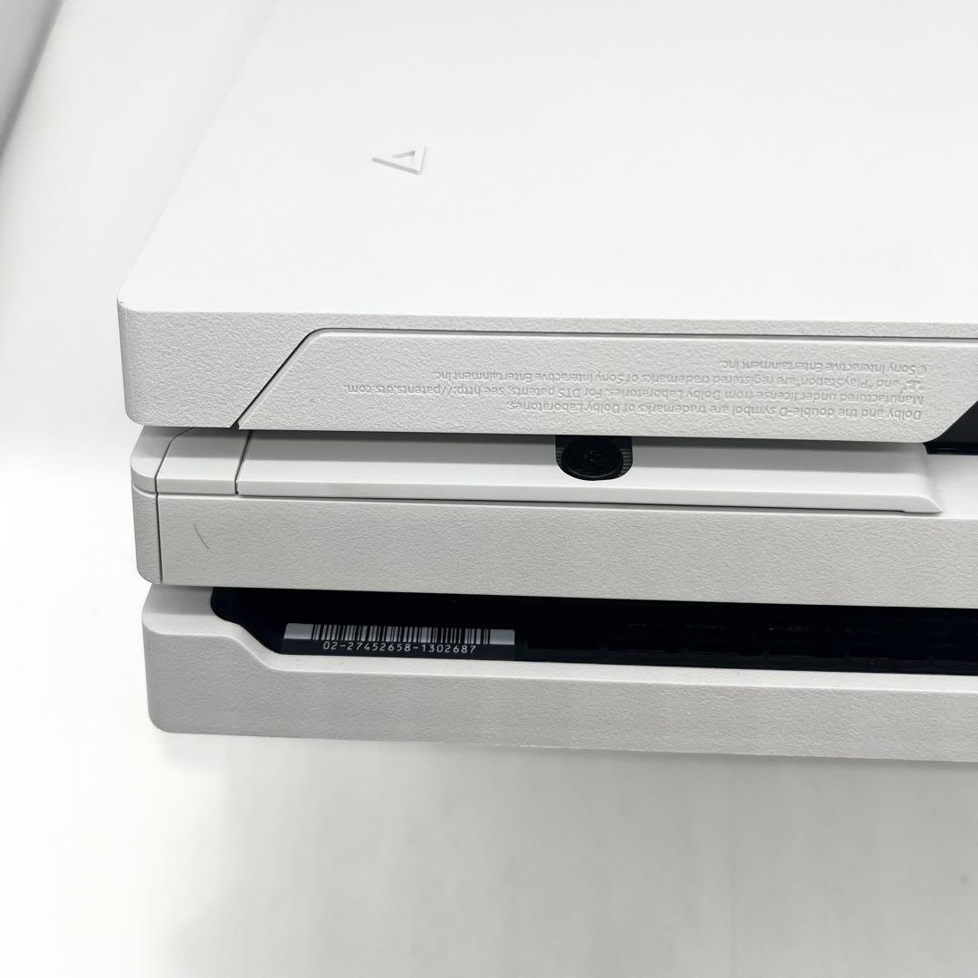 【すぐ遊べるセット・動作品】PS4 Pro CUH-7200Bホワイト本体1TB