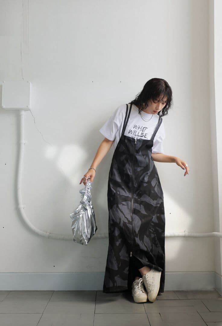 【新品タグ付き】アンティカ ジッパーロングキャミワンピース ブラック 送料込み☆ 【新品タグ付き】アンティカ ジッパーロングキャミワンピース ブラック 送料込み☆