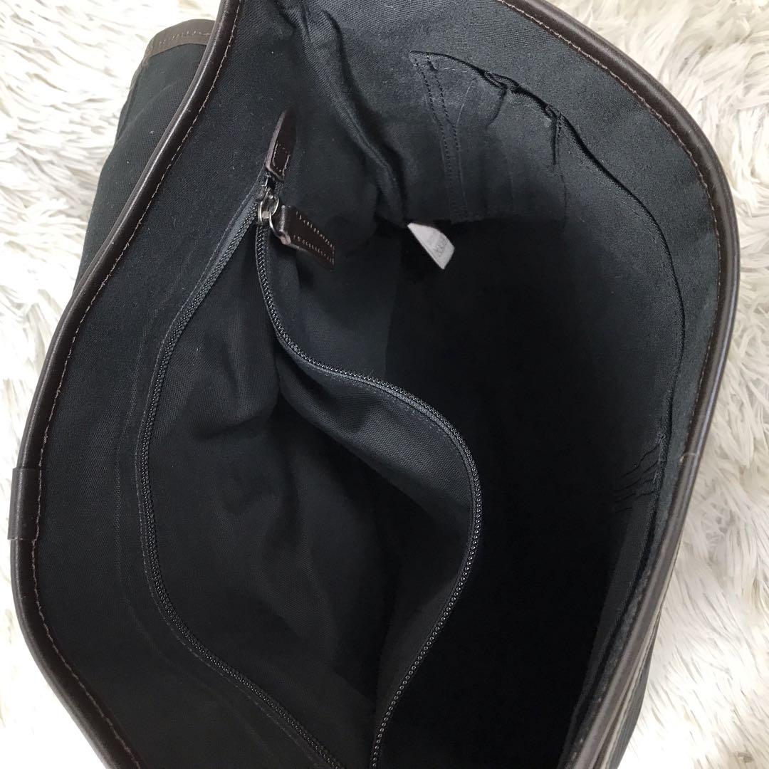 美品 ・BURBERRY BLACK LABEL メッセンジャーバッグ A4可