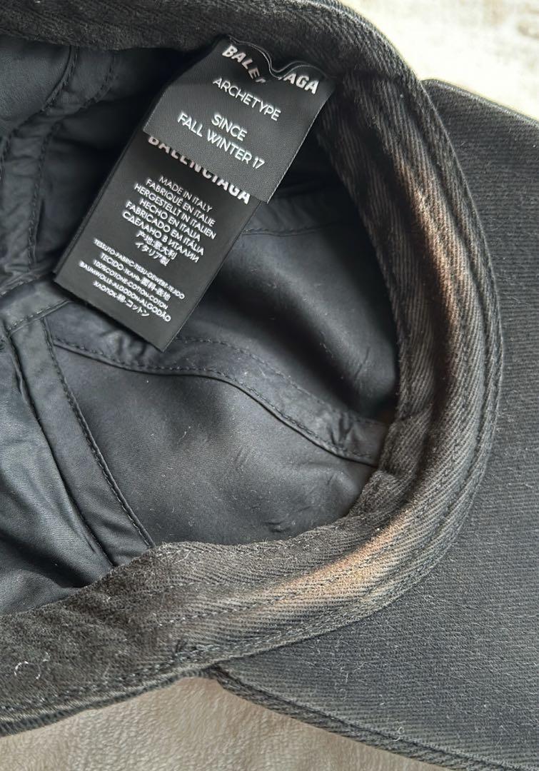 BALENCIAGA ブラックキャップ 巾着袋付き